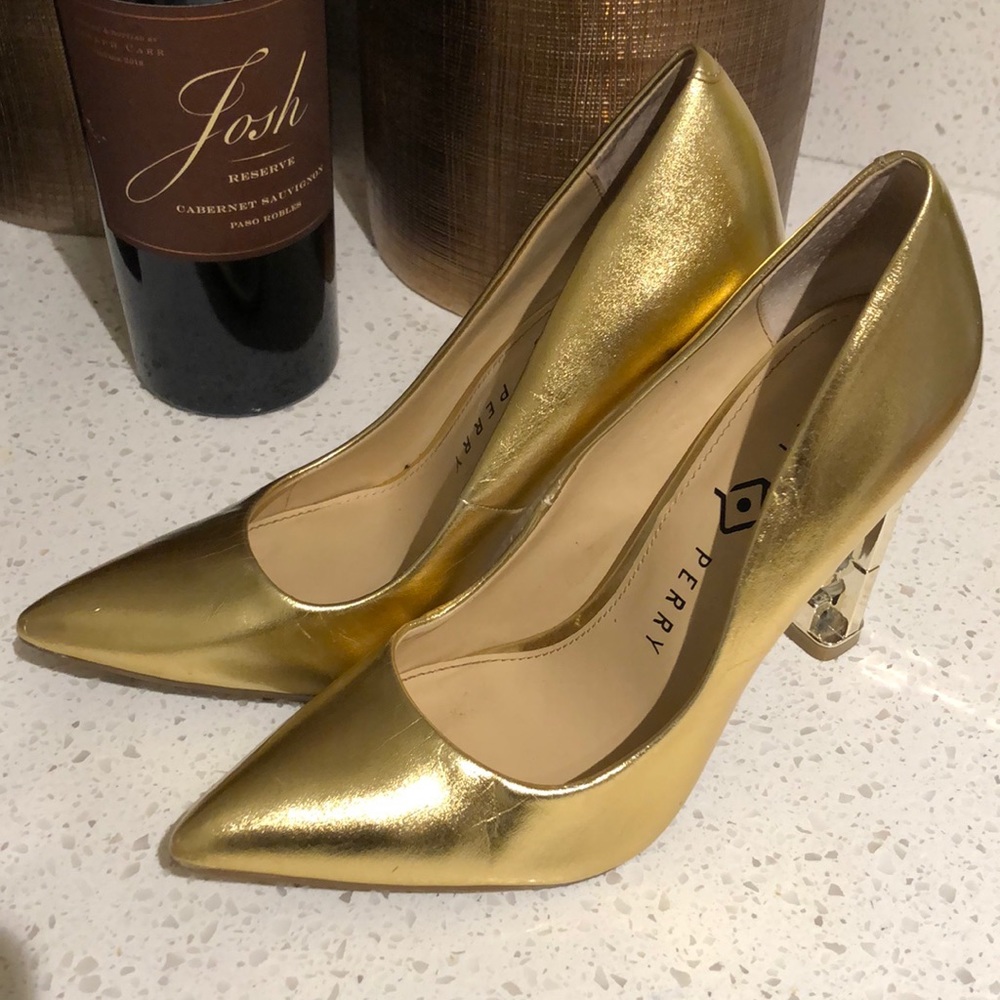 Katy Perry Gold Pumps 🔥🔥🔥! Size 6.5